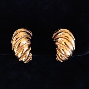 Elegant ST JOHN Vintage Gold-tone Spiral Design Earrings